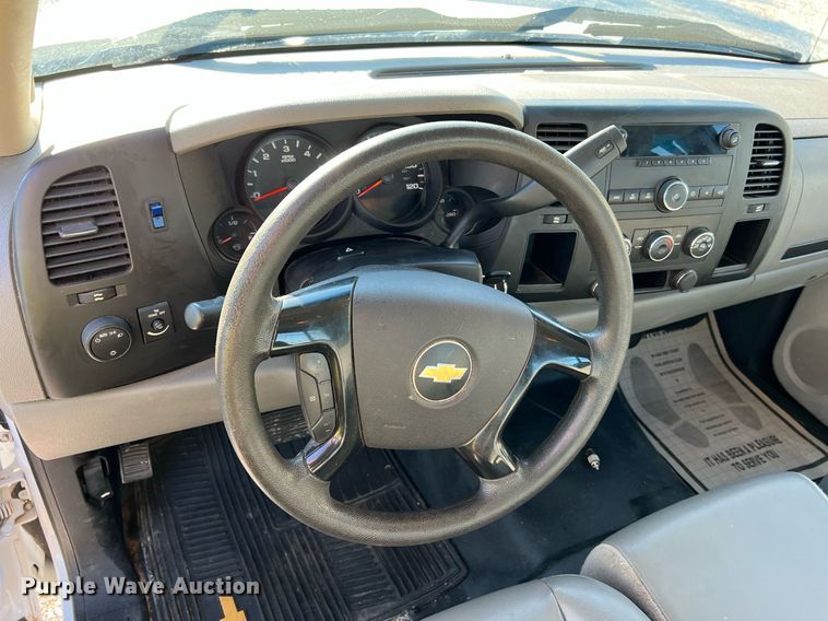 image for item NA9038 2013 Chevrolet Silverado  1500  Ext. Cab pickup truck