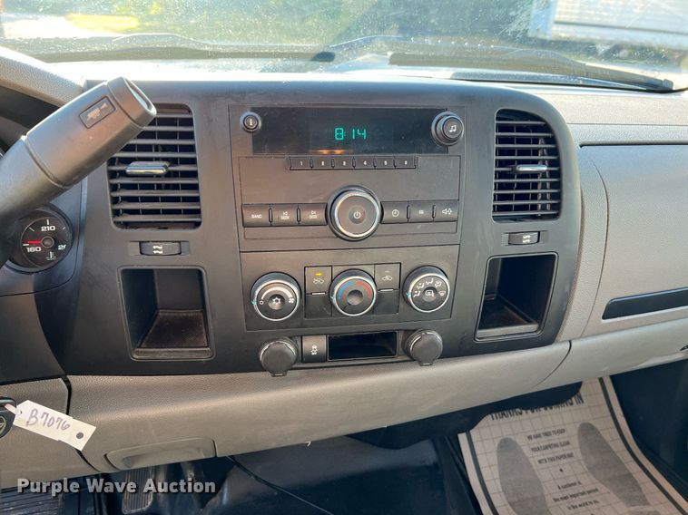 image for item NA9038 2013 Chevrolet Silverado  1500  Ext. Cab pickup truck