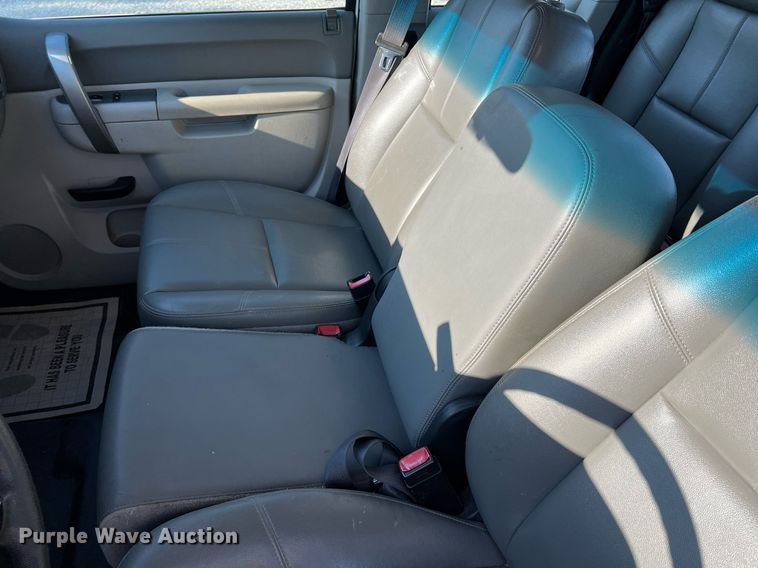 image for item NA9038 2013 Chevrolet Silverado  1500  Ext. Cab pickup truck