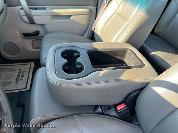 image for item NA9038 2013 Chevrolet Silverado  1500  Ext. Cab pickup truck