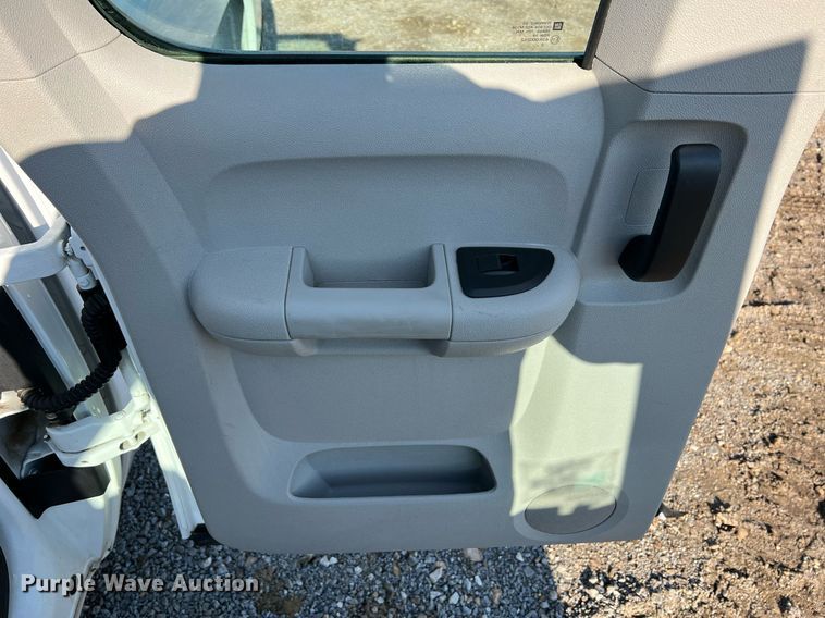 image for item NA9038 2013 Chevrolet Silverado  1500  Ext. Cab pickup truck