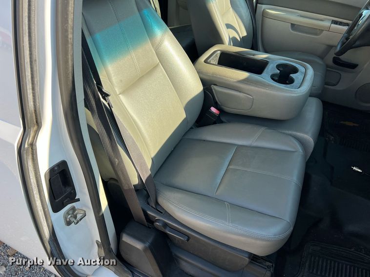 image for item NA9038 2013 Chevrolet Silverado  1500  Ext. Cab pickup truck