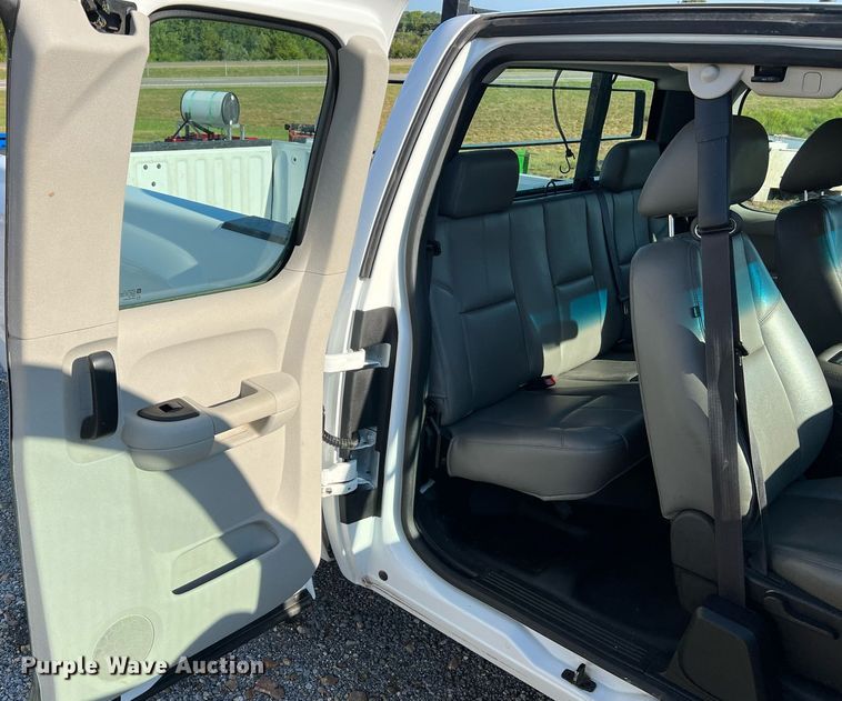 image for item NA9038 2013 Chevrolet Silverado  1500  Ext. Cab pickup truck