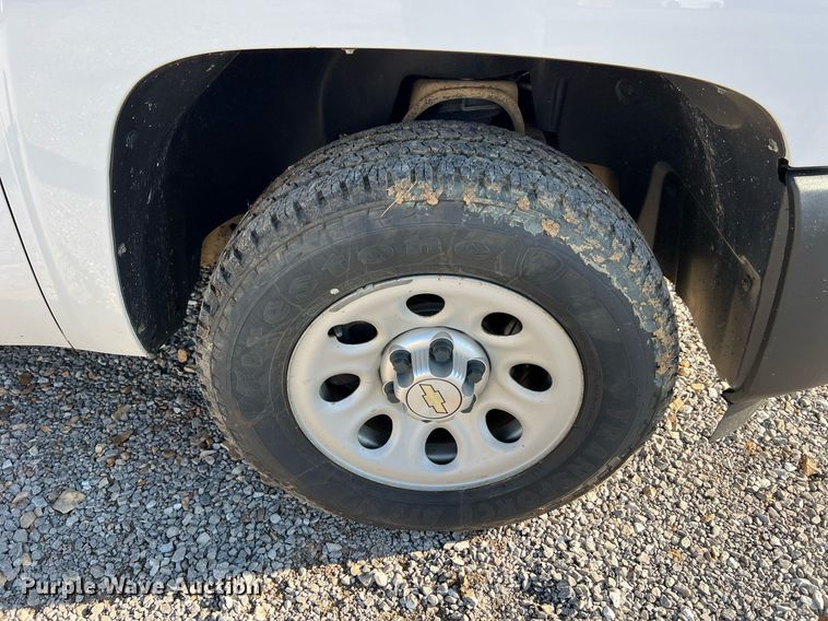 image for item NA9038 2013 Chevrolet Silverado  1500  Ext. Cab pickup truck