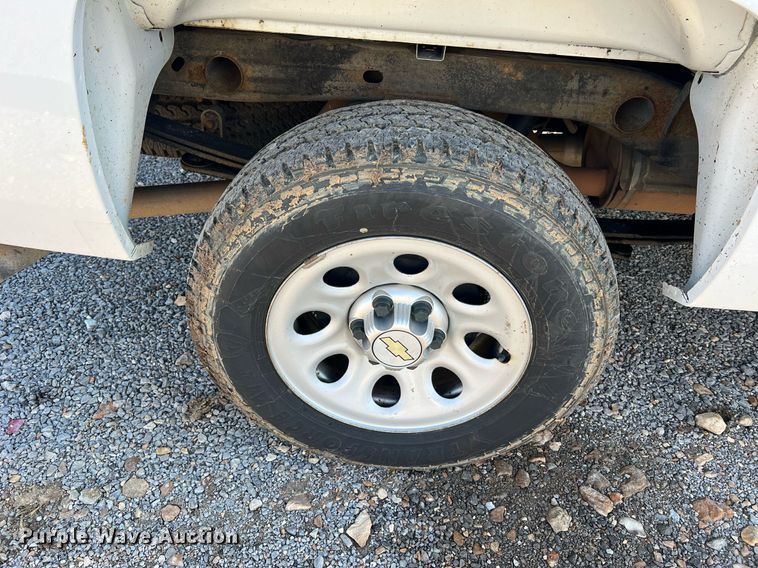 image for item NA9038 2013 Chevrolet Silverado  1500  Ext. Cab pickup truck