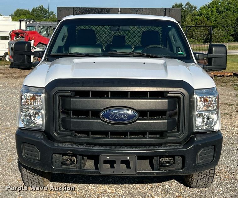 image for item NA9039 2015  Ford F250 Super Duty XL  flatbed pickup truck