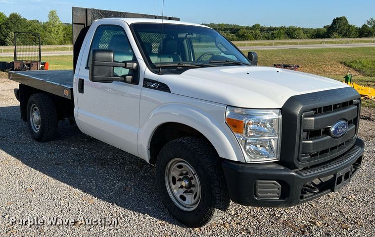 image for item NA9039 2015  Ford F250 Super Duty XL  flatbed pickup truck