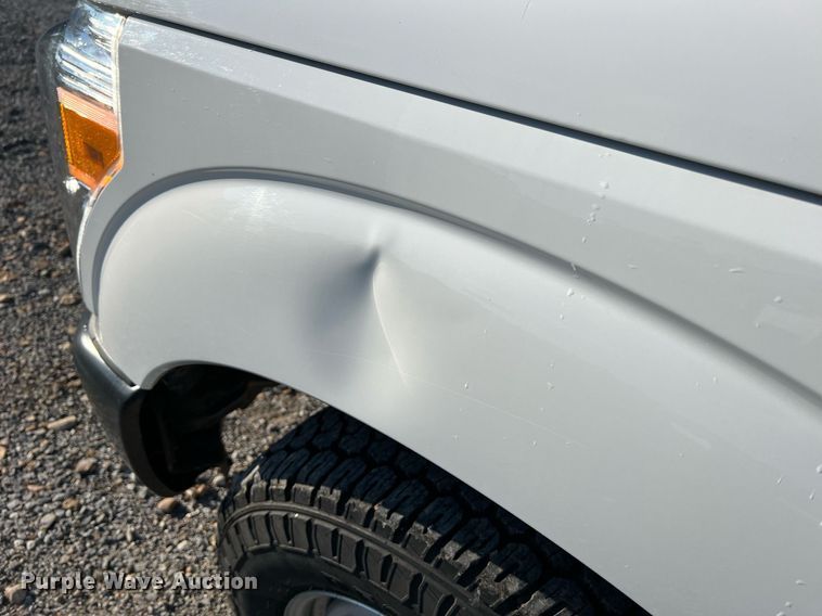 image for item NA9039 2015  Ford F250 Super Duty XL  flatbed pickup truck