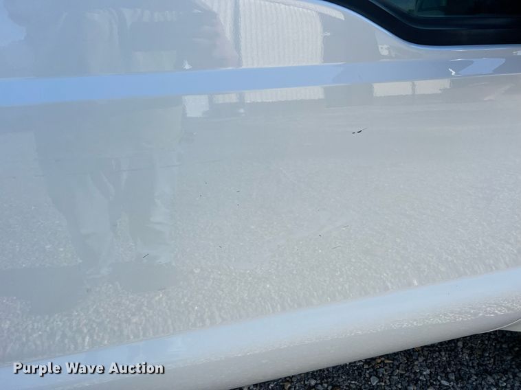 image for item NA9039 2015  Ford F250 Super Duty XL  flatbed pickup truck