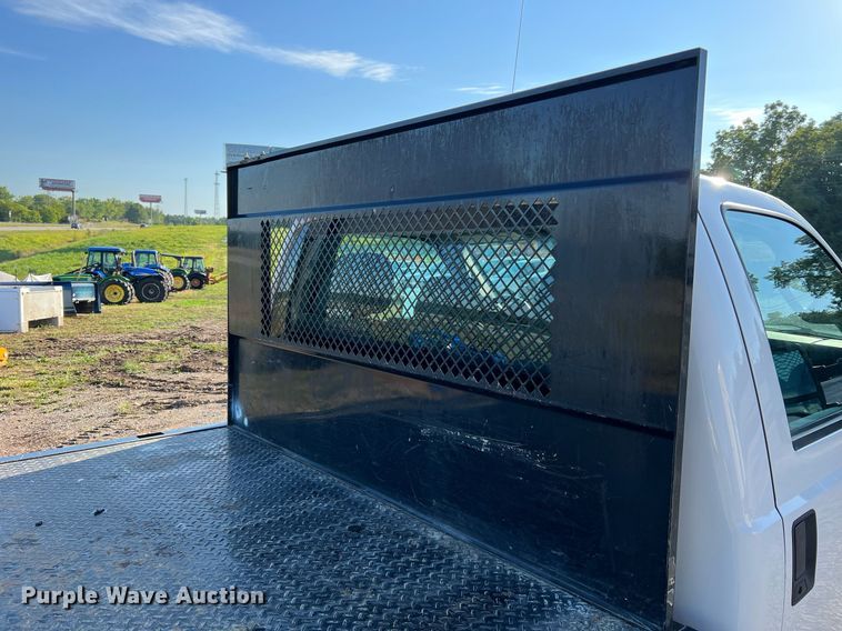 image for item NA9039 2015  Ford F250 Super Duty XL  flatbed pickup truck