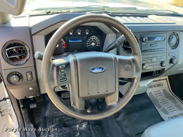 image for item NA9039 2015  Ford F250 Super Duty XL  flatbed pickup truck