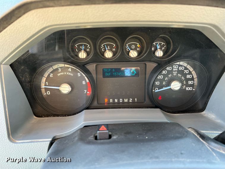 image for item NA9039 2015  Ford F250 Super Duty XL  flatbed pickup truck