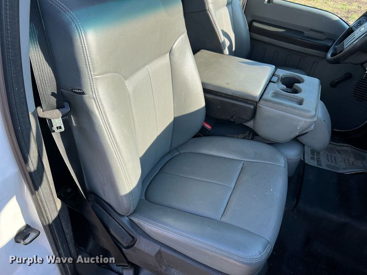 image for item NA9039 2015  Ford F250 Super Duty XL  flatbed pickup truck