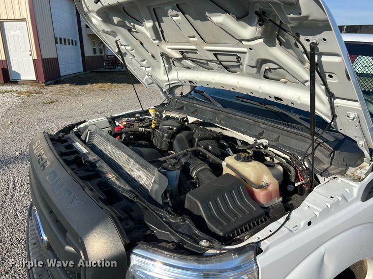 image for item NA9039 2015  Ford F250 Super Duty XL  flatbed pickup truck