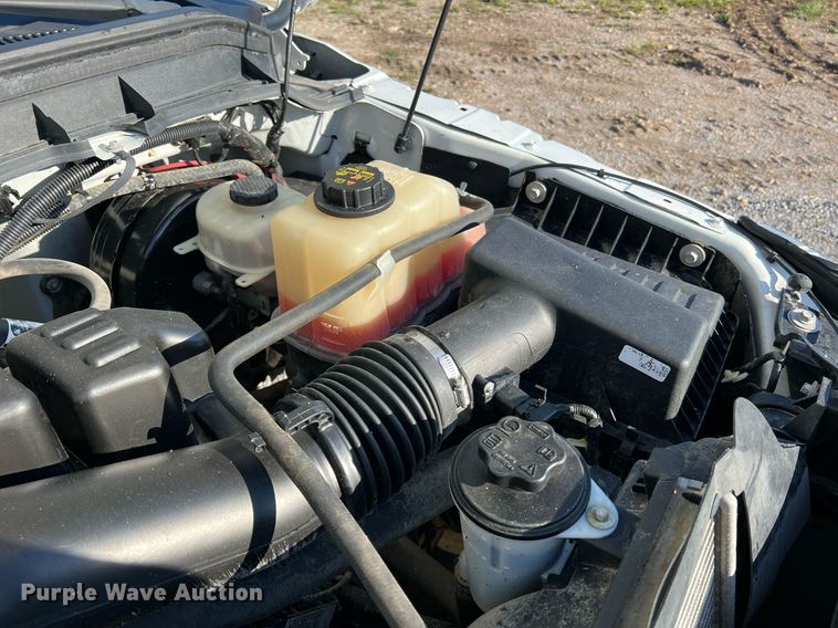 image for item NA9039 2015  Ford F250 Super Duty XL  flatbed pickup truck