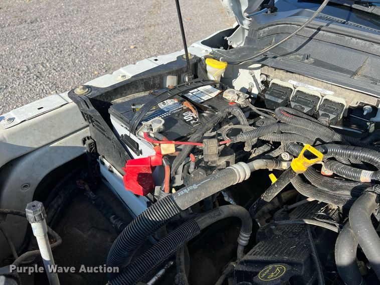 image for item NA9039 2015  Ford F250 Super Duty XL  flatbed pickup truck