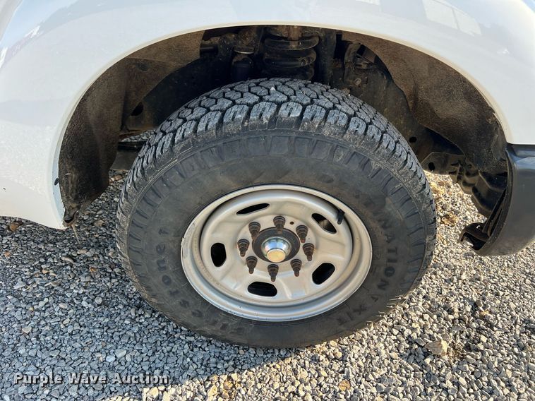 image for item NA9039 2015  Ford F250 Super Duty XL  flatbed pickup truck