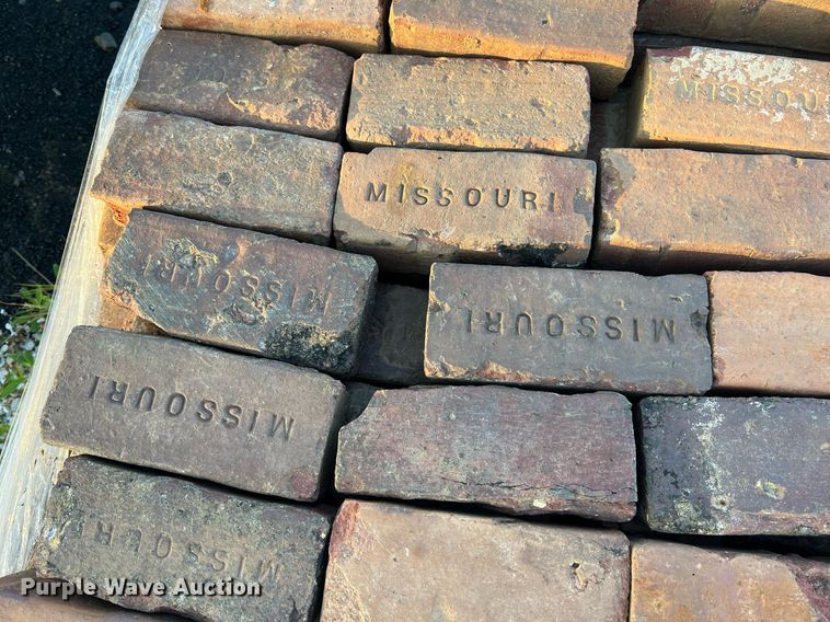 image for item NA9043 (7) pallets of bricks