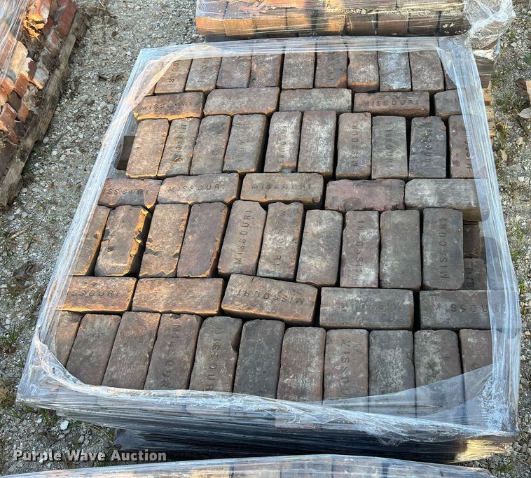 image for item NA9043 (7) pallets of bricks