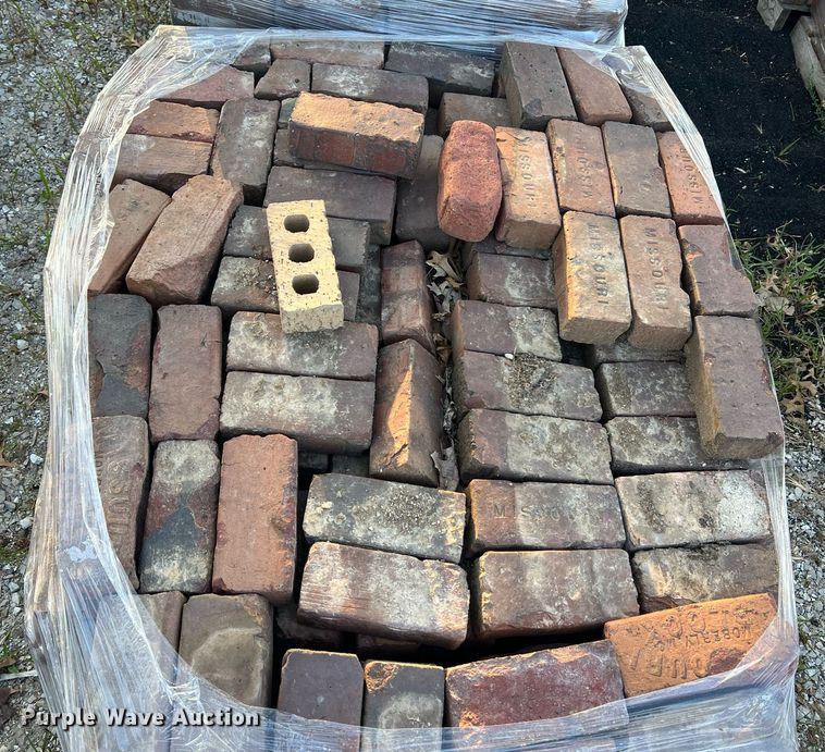image for item NA9044 (5) pallets of bricks