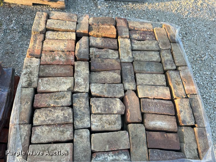 image for item NA9044 (5) pallets of bricks