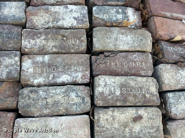 image for item NA9045 (5) pallets of bricks