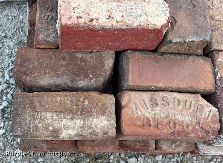 image for item NA9045 (5) pallets of bricks