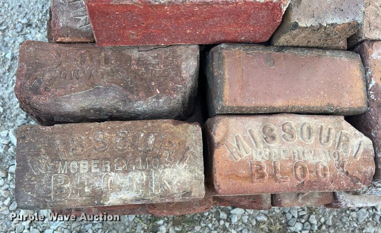 image for item NA9045 (5) pallets of bricks