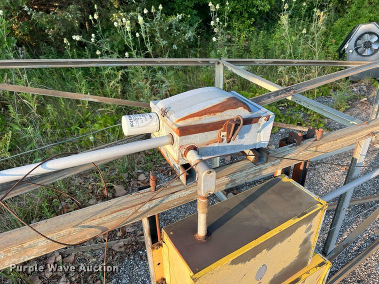 image for item NA9048 Federal Signal Corporation 2T22A  tornado siren