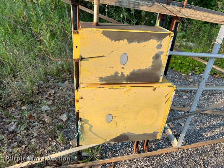 image for item NA9048 Federal Signal Corporation 2T22A  tornado siren