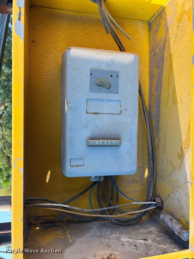 image for item NA9048 Federal Signal Corporation 2T22A  tornado siren