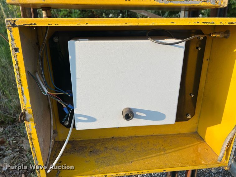 image for item NA9048 Federal Signal Corporation 2T22A  tornado siren