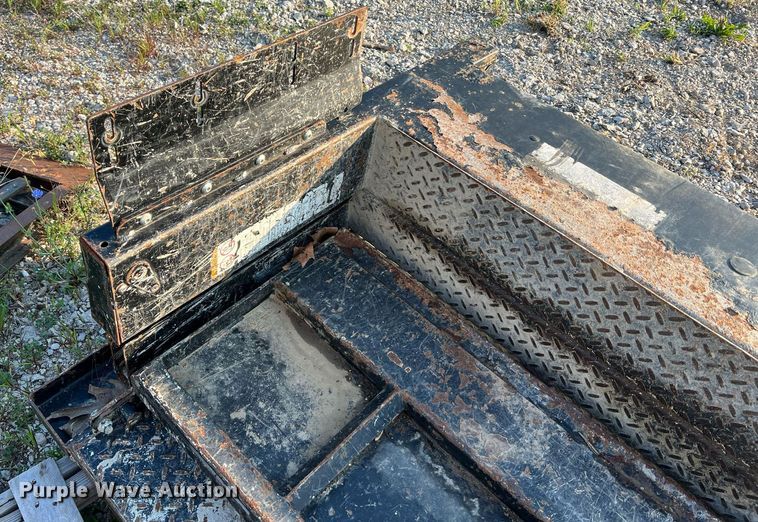 image for item NA9049 (2) end lift gates