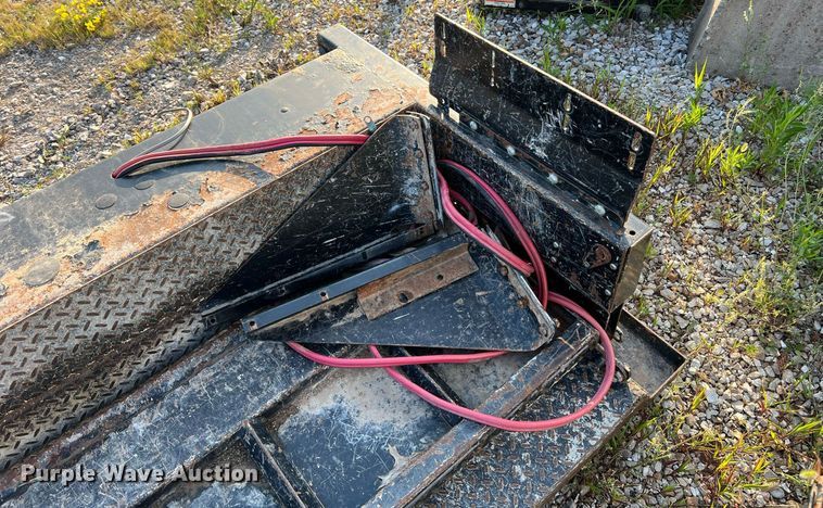 image for item NA9049 (2) end lift gates