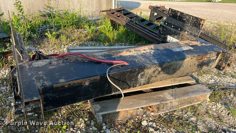 image for item NA9049 (2) end lift gates