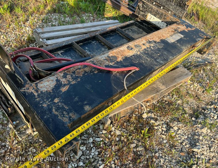 image for item NA9049 (2) end lift gates