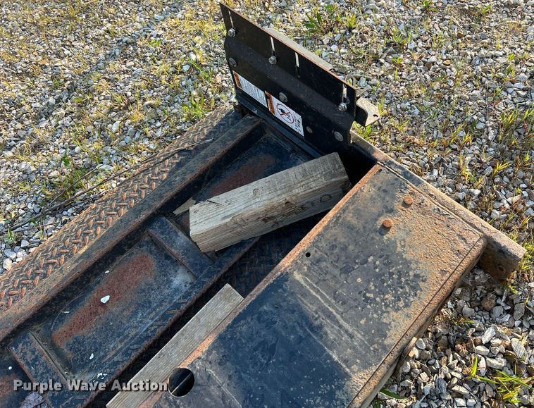 image for item NA9049 (2) end lift gates