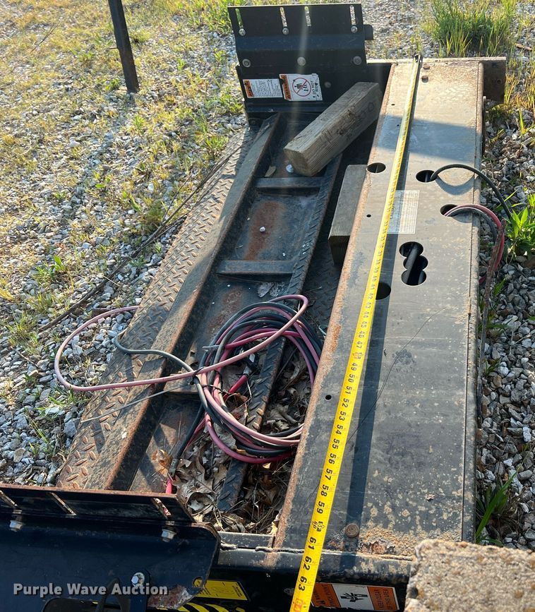 image for item NA9049 (2) end lift gates