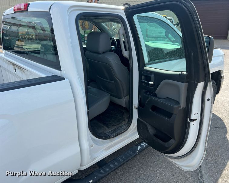 image for item NA9055 2015 Chevrolet Silverado 1500  Double Cab pickup truck