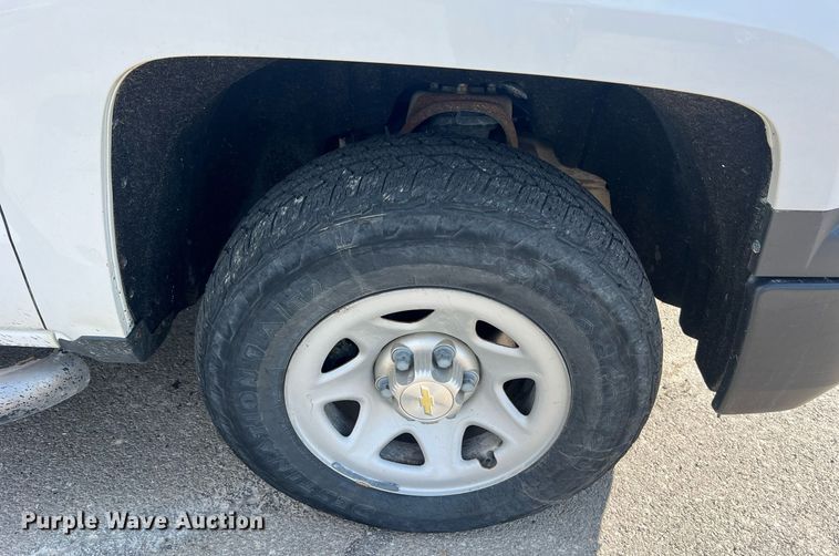 image for item NA9055 2015 Chevrolet Silverado 1500  Double Cab pickup truck