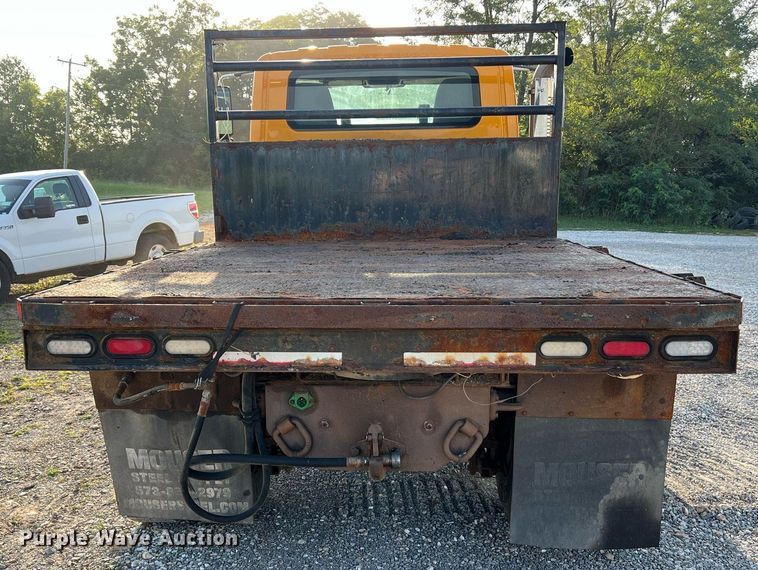 image for item NA9065 2005 International 7400  flatbed truck