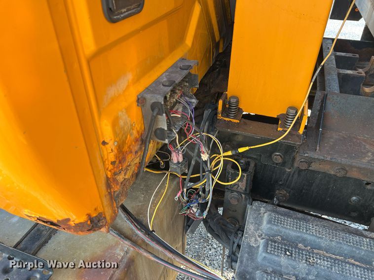 image for item NA9065 2005 International 7400  flatbed truck