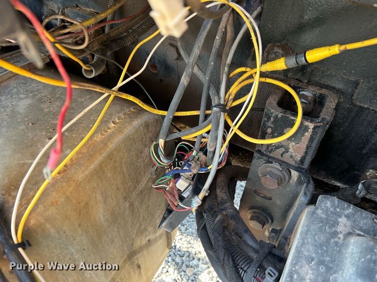 image for item NA9065 2005 International 7400  flatbed truck