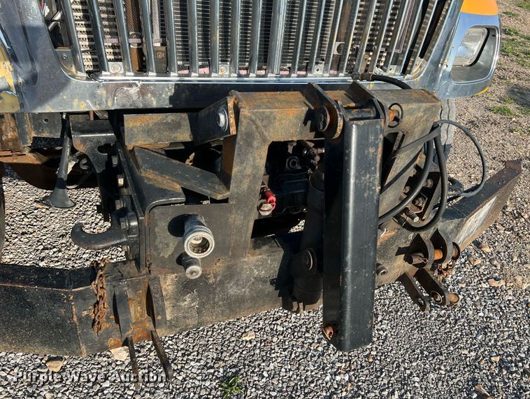 image for item NA9065 2005 International 7400  flatbed truck