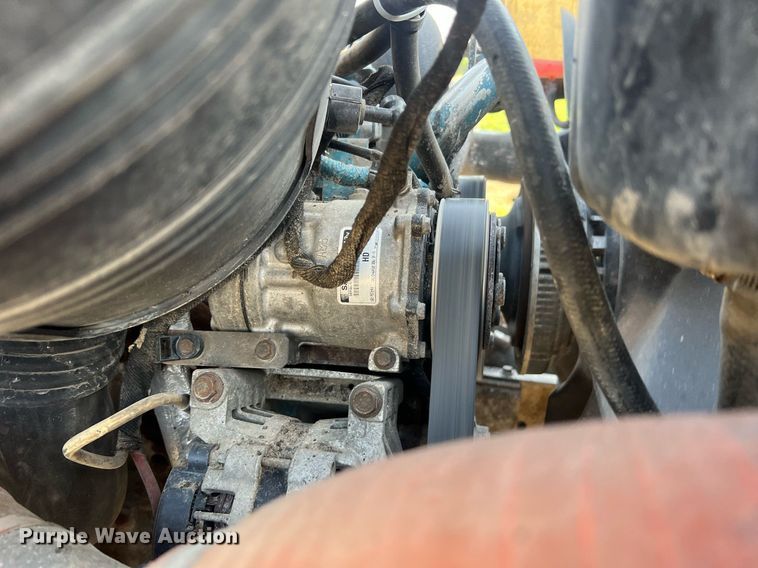 image for item NA9065 2005 International 7400  flatbed truck