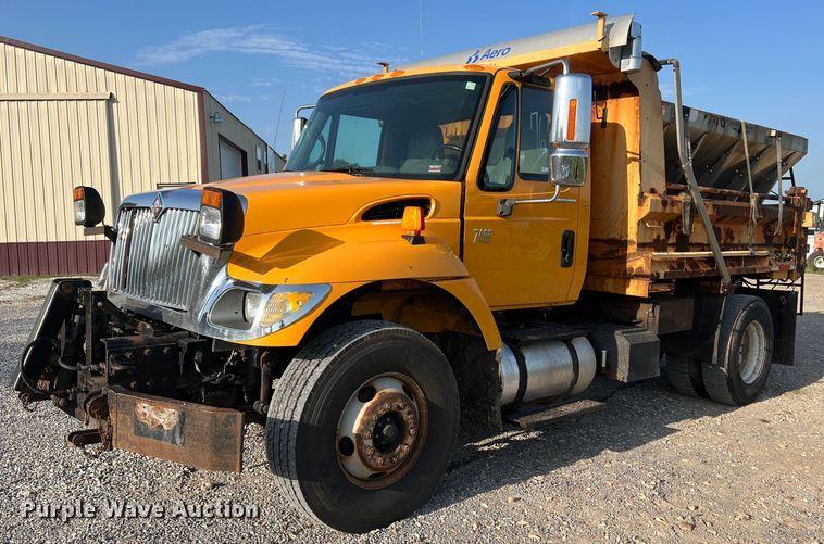 image for item NA9067 2006 International 7400  dump truck with spreader
