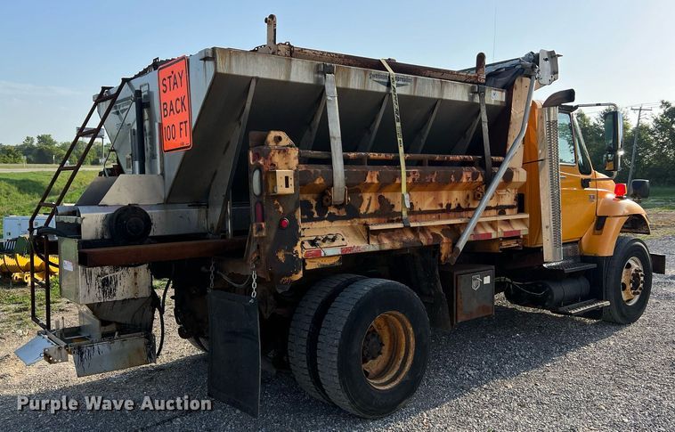 image for item NA9067 2006 International 7400  dump truck with spreader