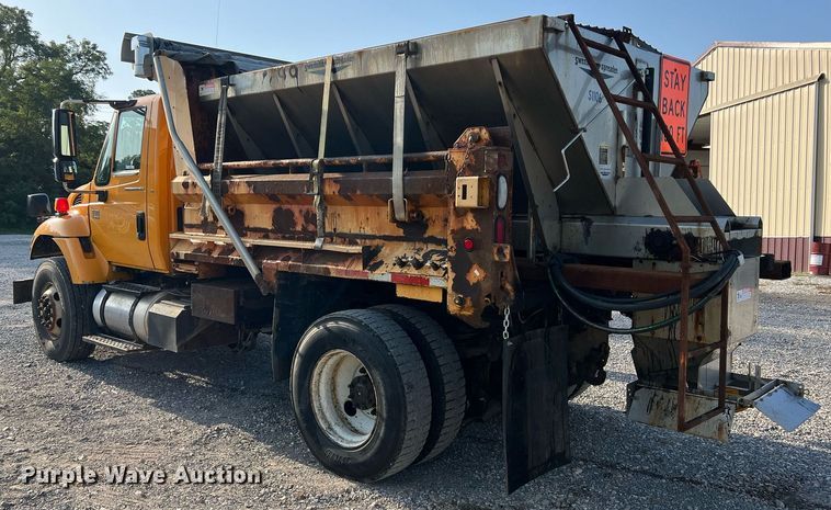 image for item NA9067 2006 International 7400  dump truck with spreader