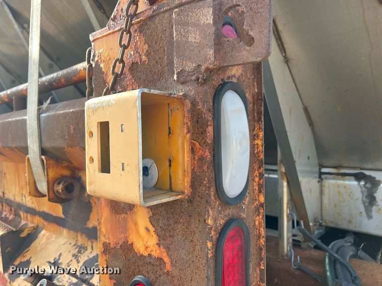 image for item NA9067 2006 International 7400  dump truck with spreader