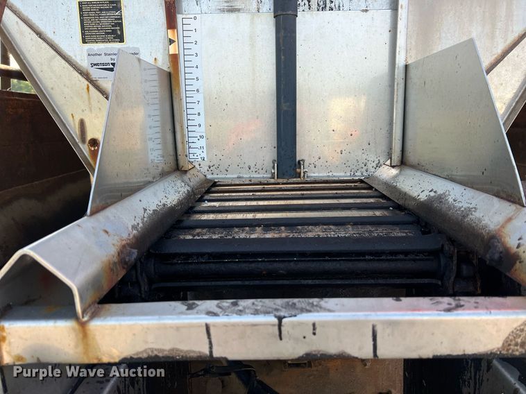 image for item NA9067 2006 International 7400  dump truck with spreader